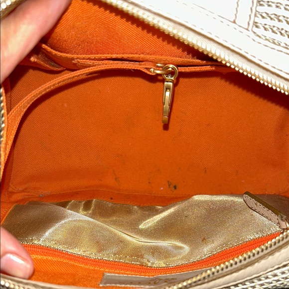 Eric Javits Tan and Cream Shoulder Bag - Picture 16 of 17